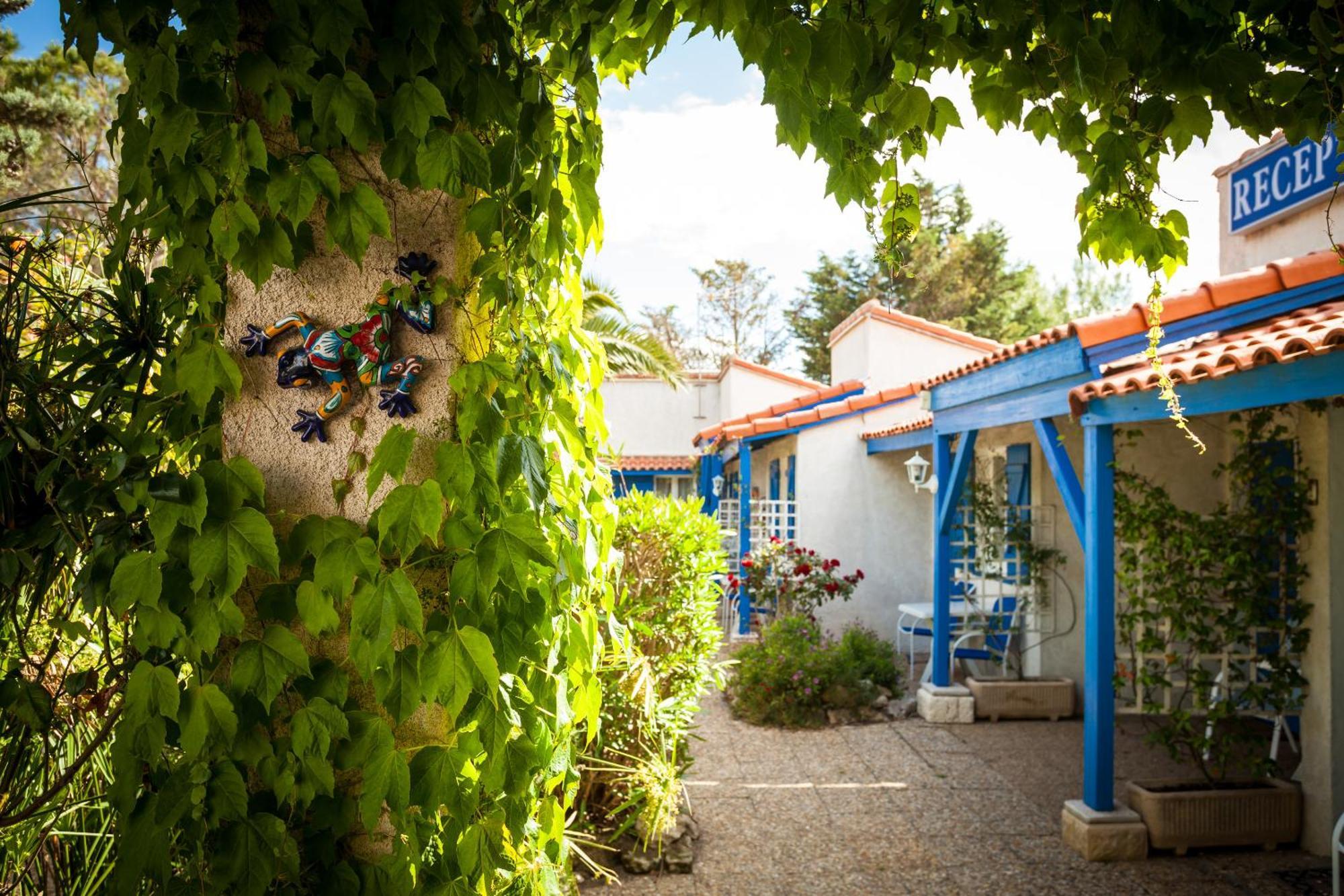 Hotel Des 4 Vents "Esprit Camargue" Aigues-Mortes Ngoại thất bức ảnh
