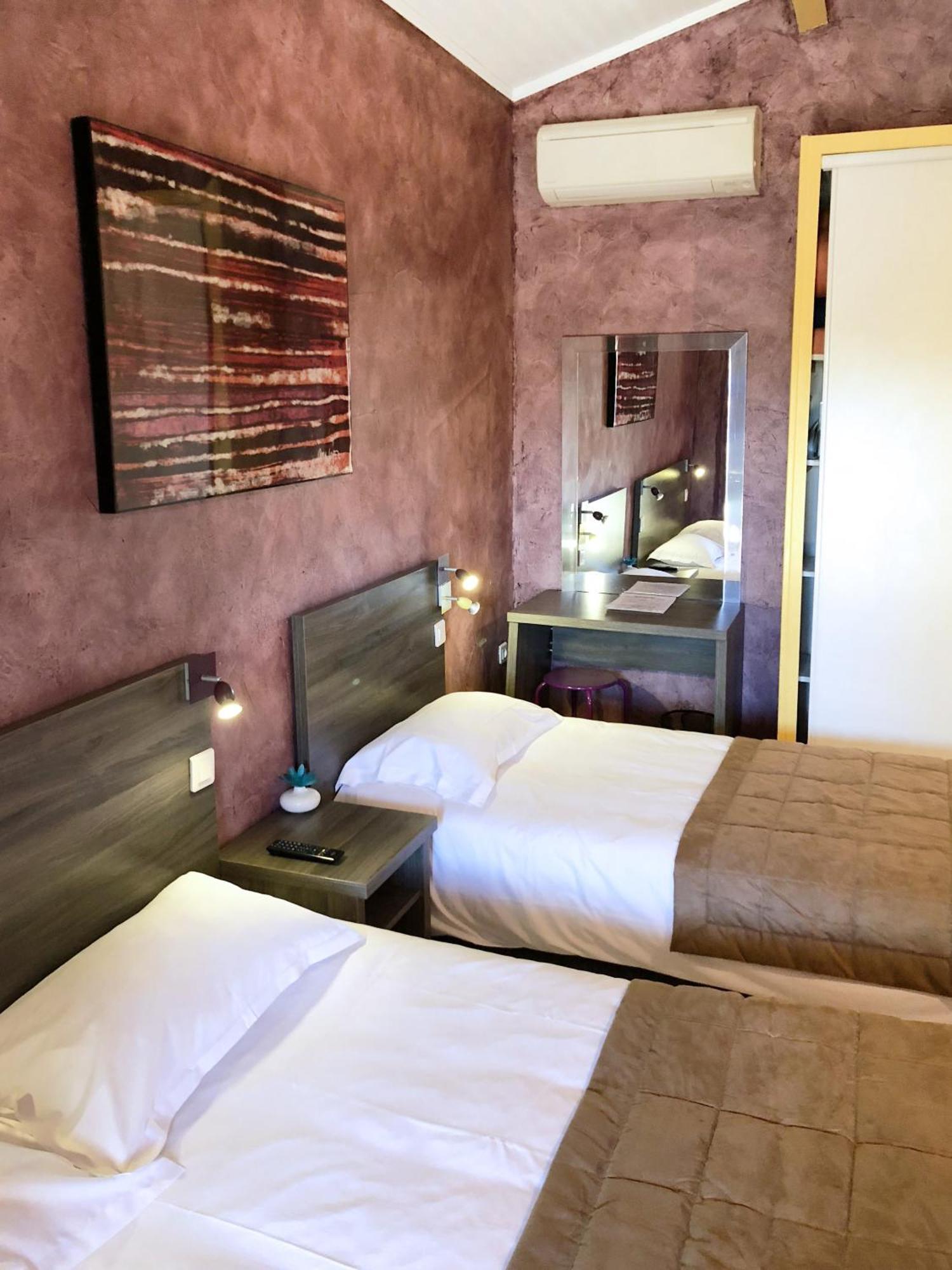 Hotel Des 4 Vents "Esprit Camargue" Aigues-Mortes Ngoại thất bức ảnh